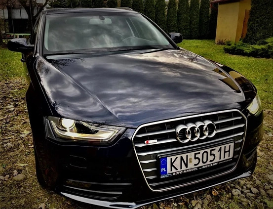 Audi A4 cena 46900 przebieg: 210000, rok produkcji 2012 z Sulejów małe 562